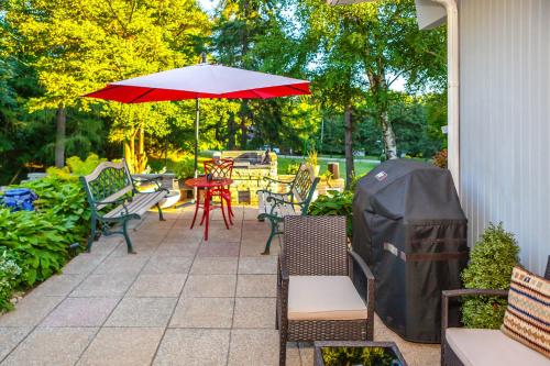 Zahrada ubytování Nature Oasis BarMar 2BR Suite in Dundas close to Webster Falls