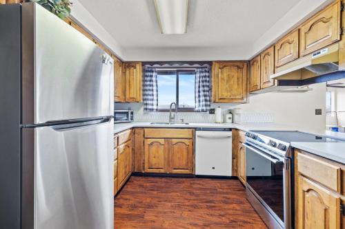 Additional Living Room Just Minutes From Highwayにあるキッチンまたは簡易キッチン