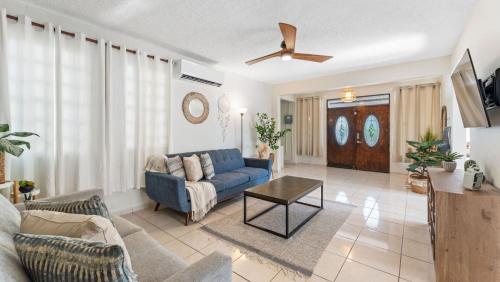 Multifamily 413 home near beach & plaza