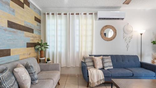 Posezení v ubytování Casa 413- Walking Distance to the Beach and Downtown