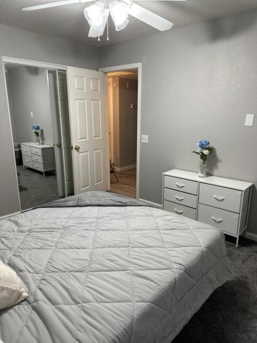 Galeriebild der Unterkunft Spacious and serene 3-bedroom, 2-bath home offering comfort and tranquility in Bullhead City