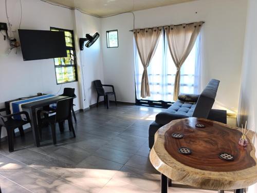 Χώρος καθιστικού στο Apartamentos Brisas de la Rivera 2