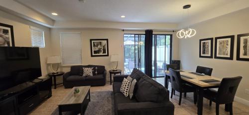Spacious & Cozy Home- Near all Disney Parks photo 14