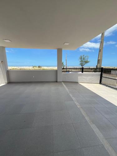 Balkoni atau teres di Linda Casa with pool 5 minutes from the airport