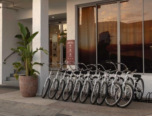 a row of bikes parked in front of a store at Drifter Byron Bay in Byron Bay