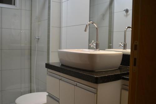 Ένα μπάνιο στο Shows no Serra Dourada. Tudo perto Jd. Goiás / 3Q/ 2 Gar