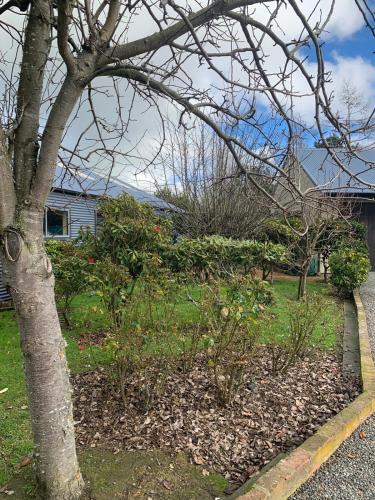 Ein Garten an der Unterkunft Cottonwood