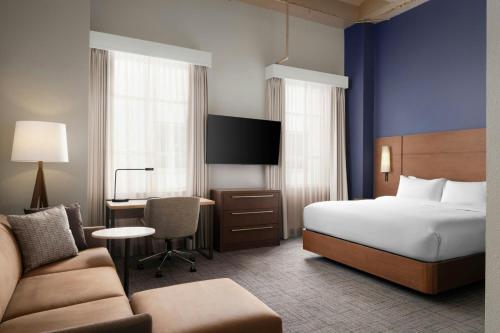 Кровать или кровати в номере Residence Inn Atlanta Midtown 17th Street
