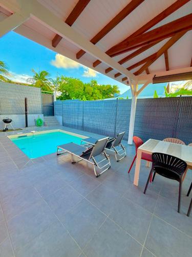 Villa LUGNA piscine privée