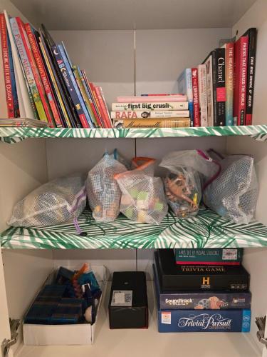 Perpustakaan di apartmen