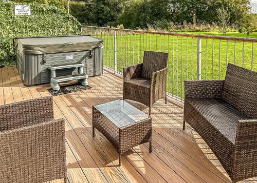 Χώρος καθιστικού στο Flaxton Meadows Luxury Lodges