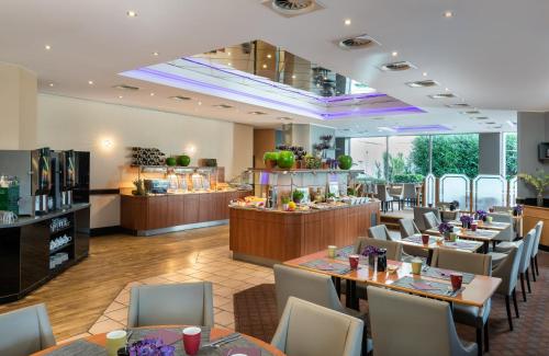 Restaurant ou autre lieu de restauration dans l'établissement Leonardo Hotel Düsseldorf Airport Ratingen