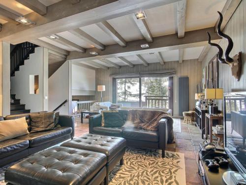 Chalet spacieux avec terrasse et jacuzzi, proche des pistes pour 14 personnes
