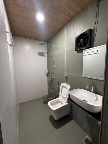 Koupelna v ubytování Jajabori Homestay 2 0