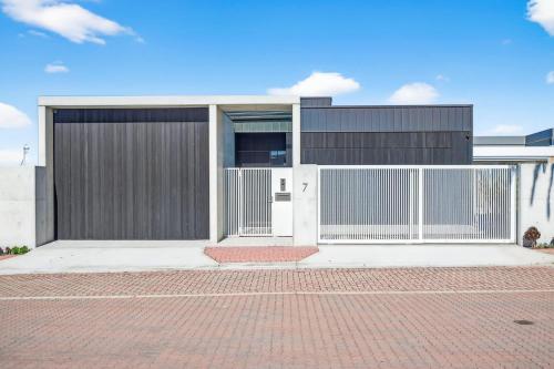 Το κτήριο όπου στεγάζεται  η παραθεριστική κατοικία