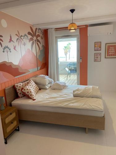 FLCbm- Premium-Beach-2 Rooms-Clim-Terace-Lift-Box