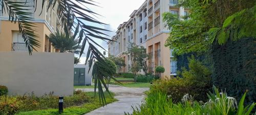 Сад в SAN REMO OASIS at City Di Mare