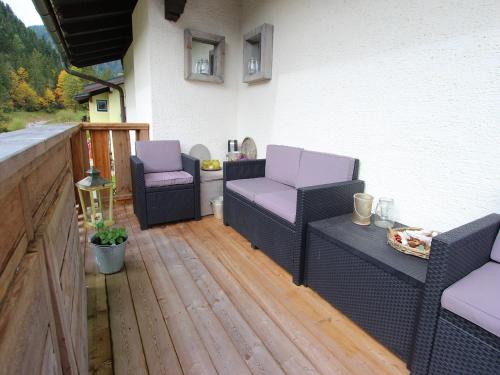 Un lugar para sentarse en Chalet in Leogang near Ski Slopes