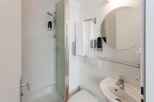 Bilik mandi di Hotel Keese Hamburg