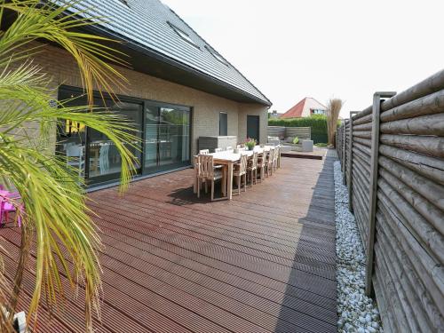 Luxury coastal villa with jacuzzi & sauna