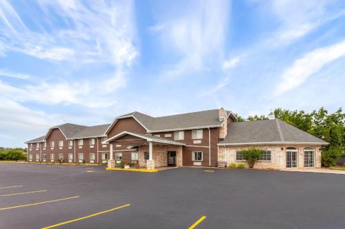 Gallery image of Days Inn & Suites by Wyndham Kaukauna WI in Kaukauna