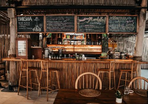 Sohvabaar või baar majutusasutuses Bali Beach Glamping