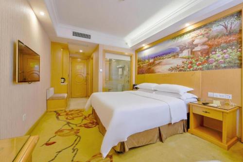 Letto o letti in una camera di Vienna 3 Best Hotel Shenzhen Bantian Guangya Park Metro Station