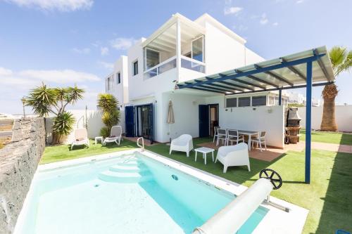 Villa Dompi con vistas al mar y a Fuerteventura