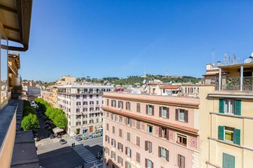 Karolina's Home, 2-BDR at Vatican