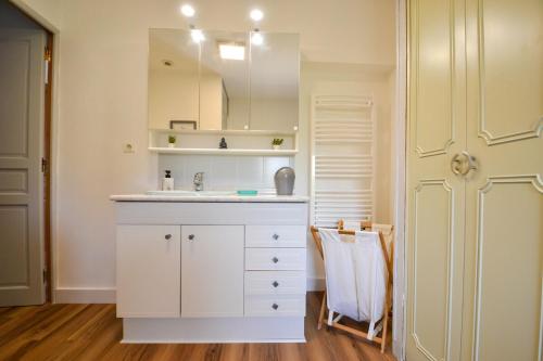 Gambar di galeri bagi Appartement Climatisé Bezouce di Bezouce