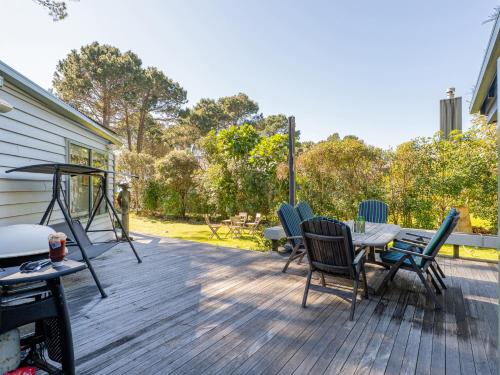 Μπαλκόνι ή βεράντα στο Pine Haven - Matarangi Holiday Home