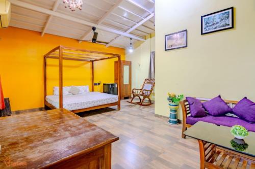 Кровать или кровати в номере Waterfront Villa By Bigfoot Stay