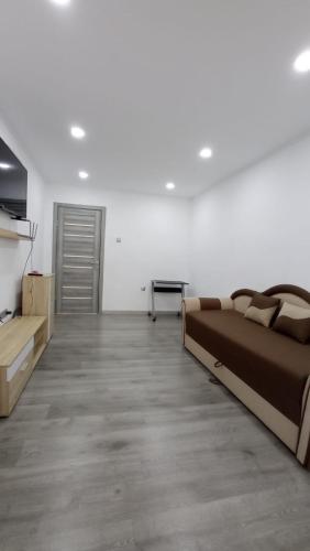 Μια τηλεόραση ή/και κέντρο ψυχαγωγίας στο Olena's apartment