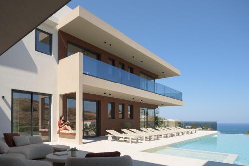 Bazén v ubytování Ayeria Villa, Design Retreat by the Beach & Shops, By ThinkVilla nebo v jeho okolí