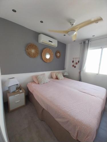 CASA CLARO maison familiale 4 chambres tout confort, jacuzzi privé, piscine commune, quartier résidentiel Los Balcones