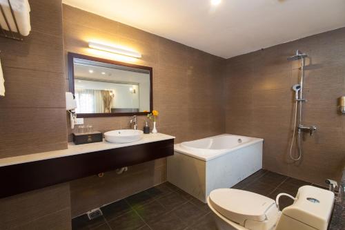 Koupelna v ubytování Lacasa Sapa Hotel