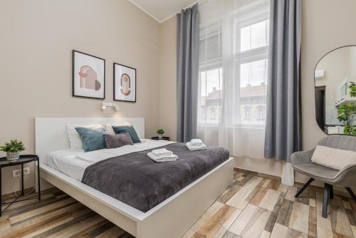 Charming Studio Apartments in Central Budapest