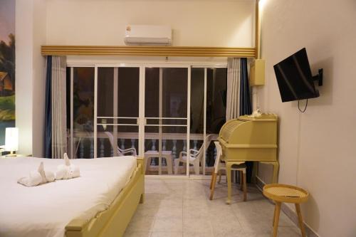 Μια τηλεόραση ή/και κέντρο ψυχαγωγίας στο Baan Suan Villa 1