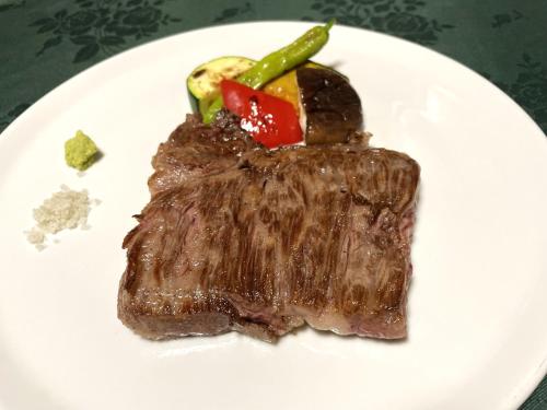 旅館の敷地内または近くでの食事または食べ物