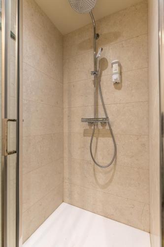 Bilik mandi di Studio Chic & Spacieux Hyper-Centre Clermont A