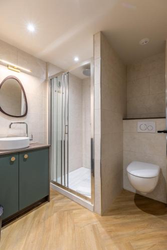 Bilik mandi di Studio Chic & Spacieux Hyper-Centre Clermont A
