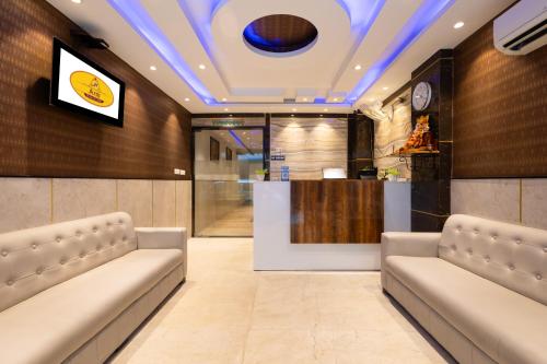 Posezení v ubytování Arch Aman Suites at Delhi IGI Airport by Arch Group