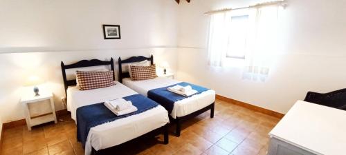 Classic Countryside Cottage with Private Balcony - Casa 2