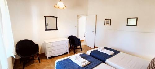 Classic Countryside Cottage with Private Balcony - Casa 2