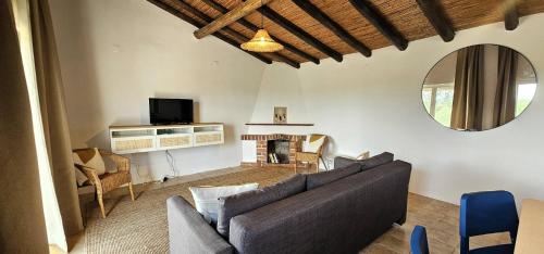 Detached Countryside Cottage with Private Balcony - Casa 5