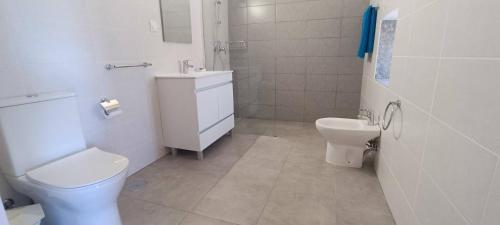 Large Traditional Studio with Balcony & Pool Access - Casa 7