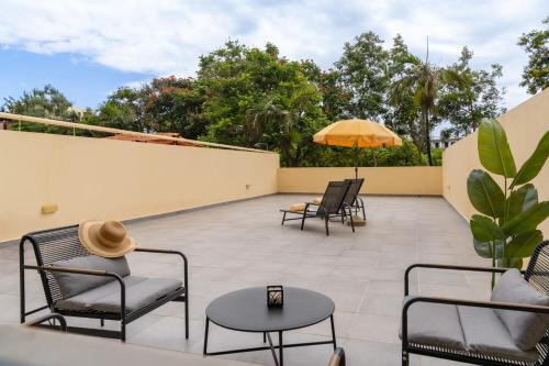 Apartamento da Silva by an island apart