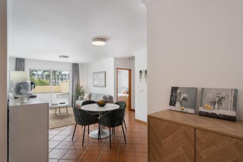 Apartamento da Silva by an island apart