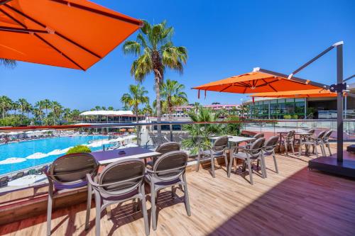 Bazén v ubytování VONRESORT Golden Coast & Aqua - Kids Concept-Ultra All Inclusive nebo v jeho okolí