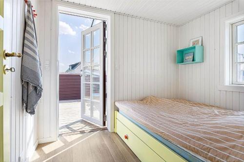 En eller flere senge i et værelse på LN2023-Hjorring-Sondre-Strandvej-1